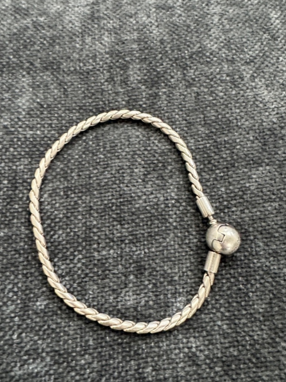 Pandora silver round clasp wing chain bracelet size 7.1 (6.3 wrist size)